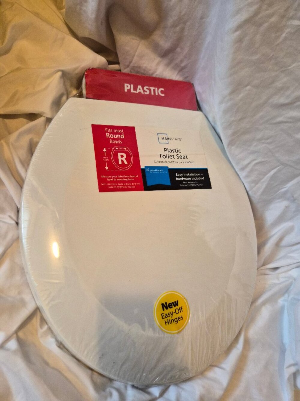 NIP Mainstays Round White Plastic Toilet Seat Easy-Off Hinges Quick Install
